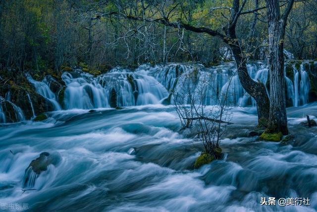 来吴山城隍阁 登高“寻龙”迎新春